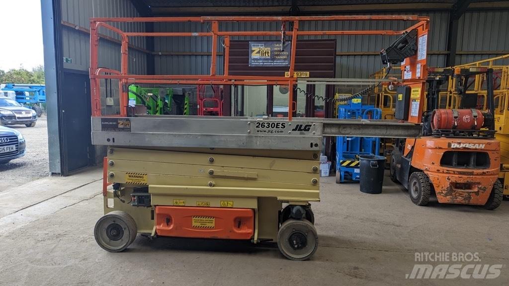 JLG ES2630 Škarjaste dvižne ploščadi