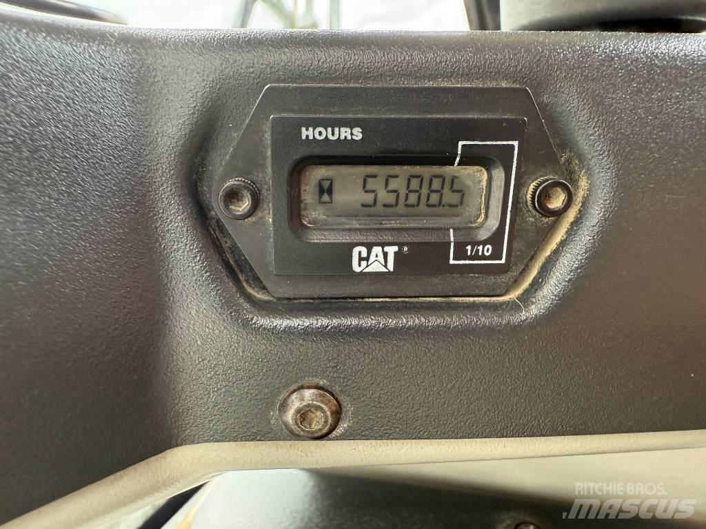 CAT 908 Kolesni nakladalci