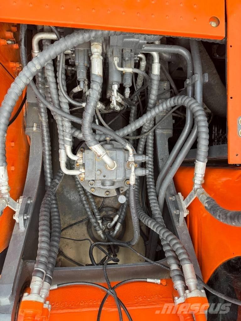 Doosan DX 300 Bagri goseničarji