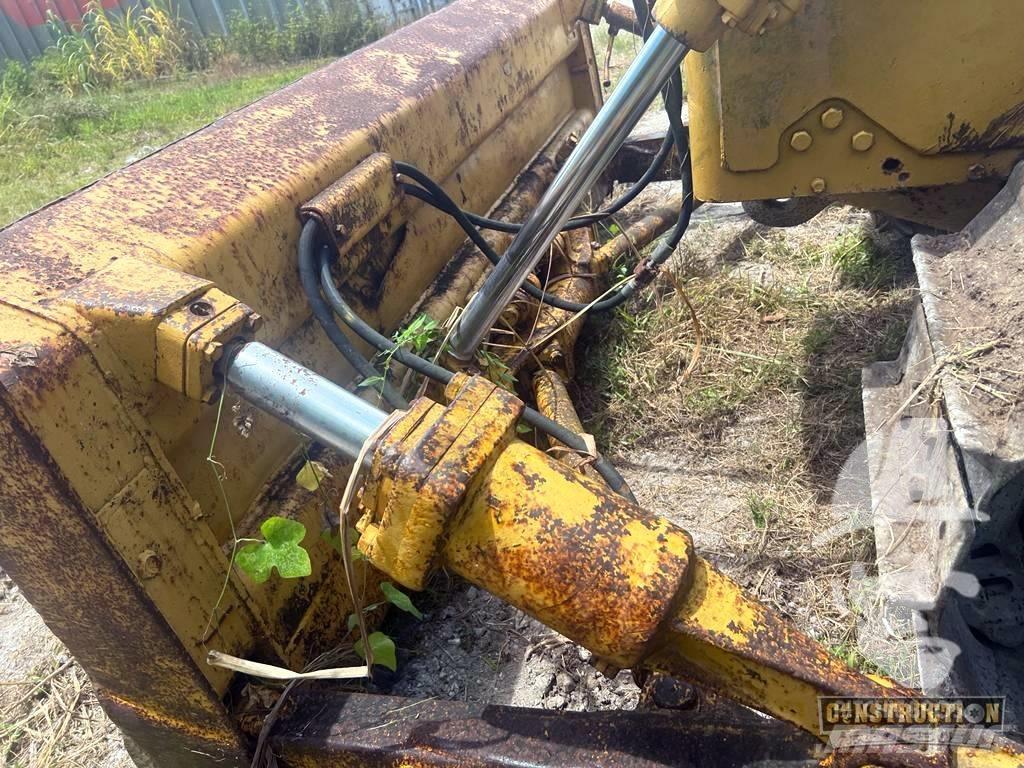 CAT D 6 C Buldožerji goseničarji