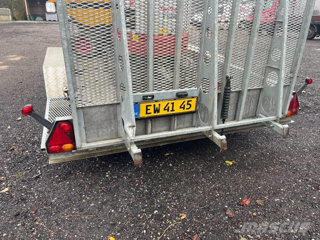 Takeuchi TB 210 R Mini bagri <7t