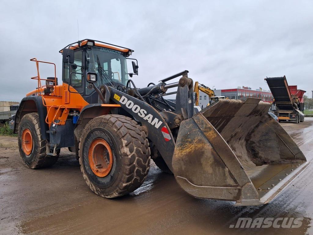 Doosan DL420 Kolesni nakladalci