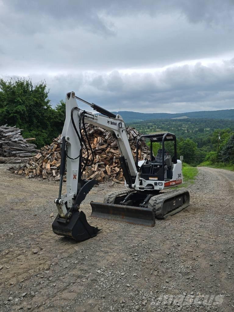 Bobcat 341 G Mini bagri <7t