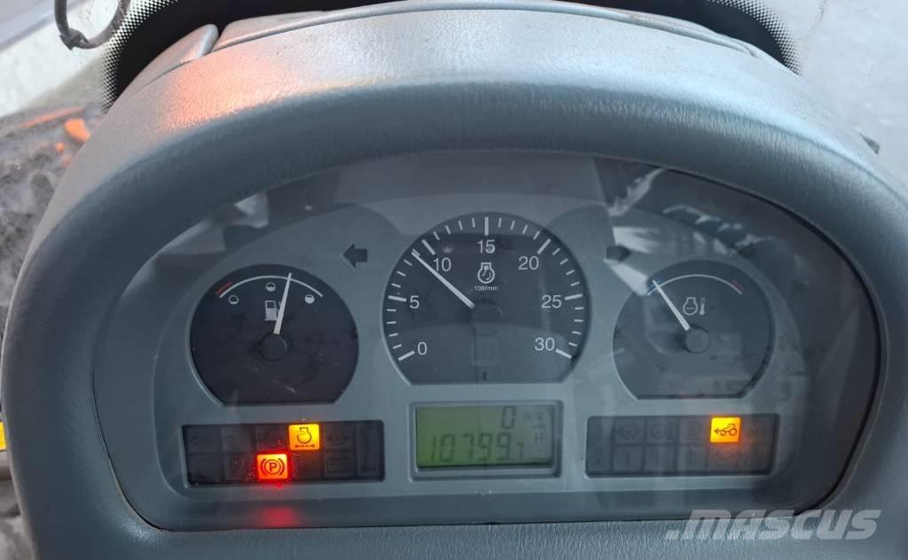 Valtra 8950 Traktorji