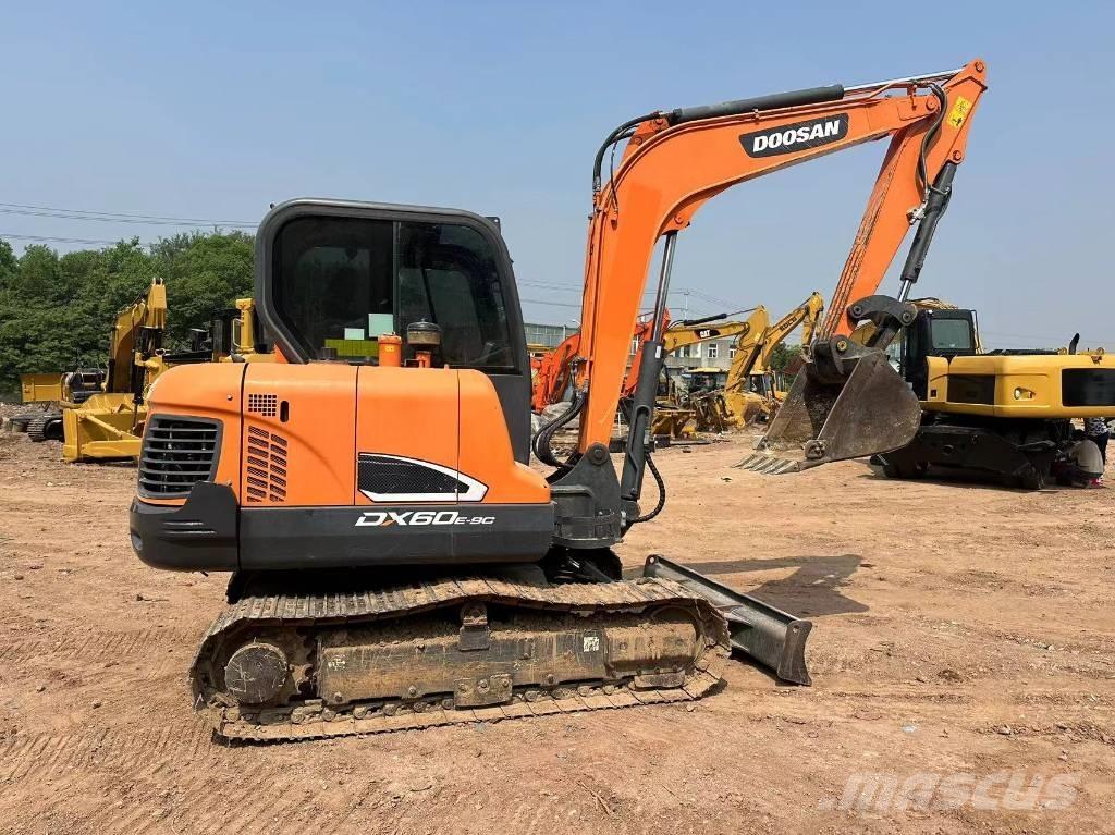 Doosan DX 60 Bagri goseničarji