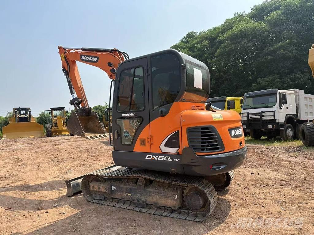 Doosan DX 60 Bagri goseničarji