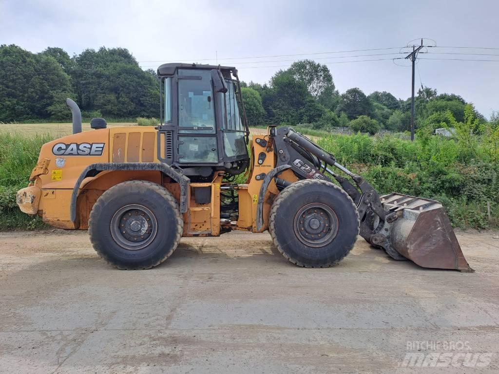 CASE 621 F XT Kolesni nakladalci