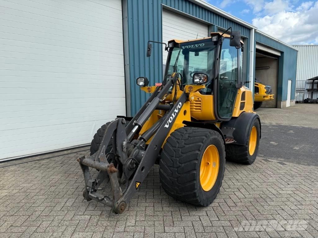 Volvo L 25 F Kolesni nakladalci