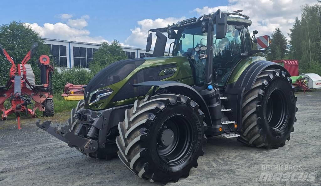 Valtra Q 285 Traktorji