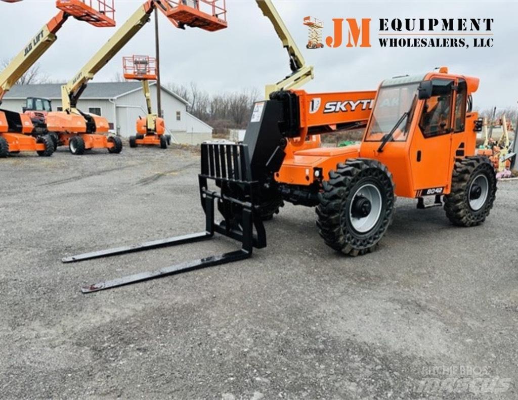 SkyTrak 8042 Teleskopski viličarji