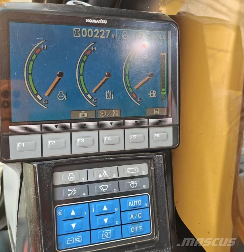 Komatsu 210LC-8 Bagri goseničarji