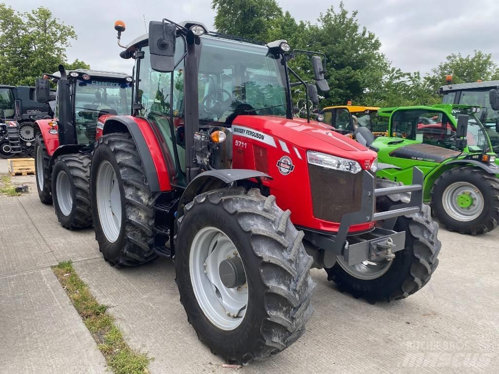 Massey Ferguson 5711 Traktorji
