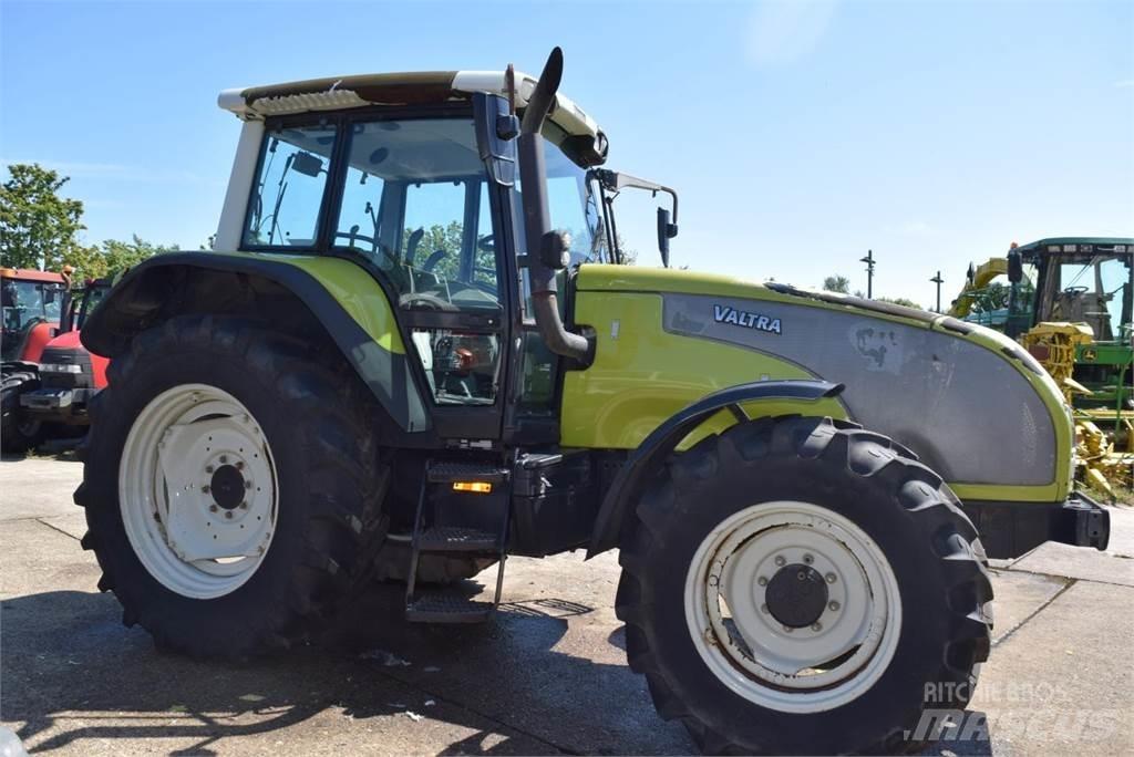 Valtra T120 Traktorji