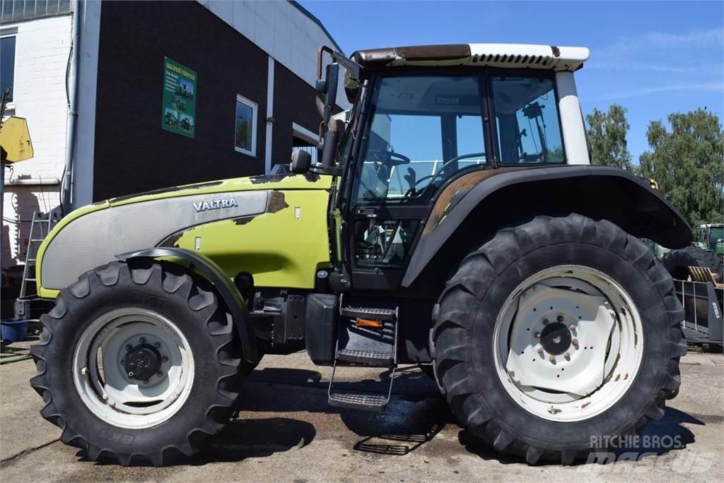 Valtra T120 Traktorji