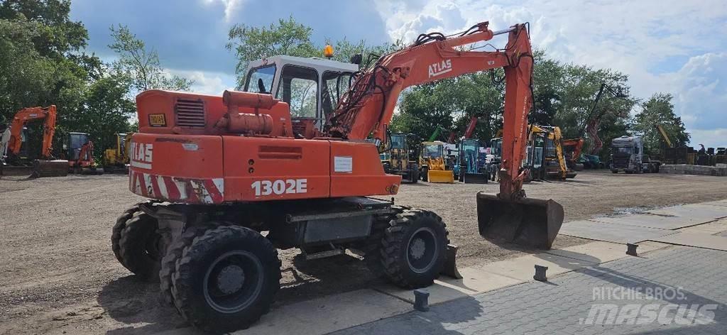 Atlas 1302 E Bagri na kolesih