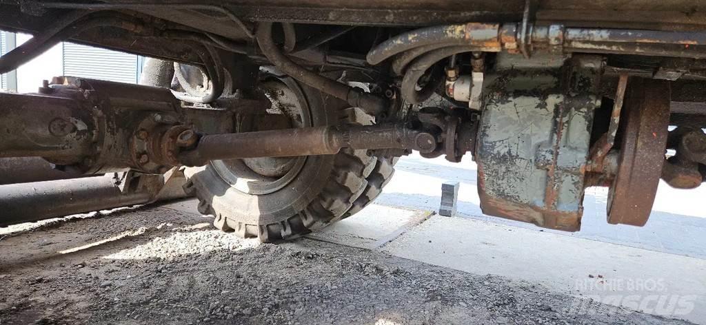 Atlas 1302 E Bagri na kolesih