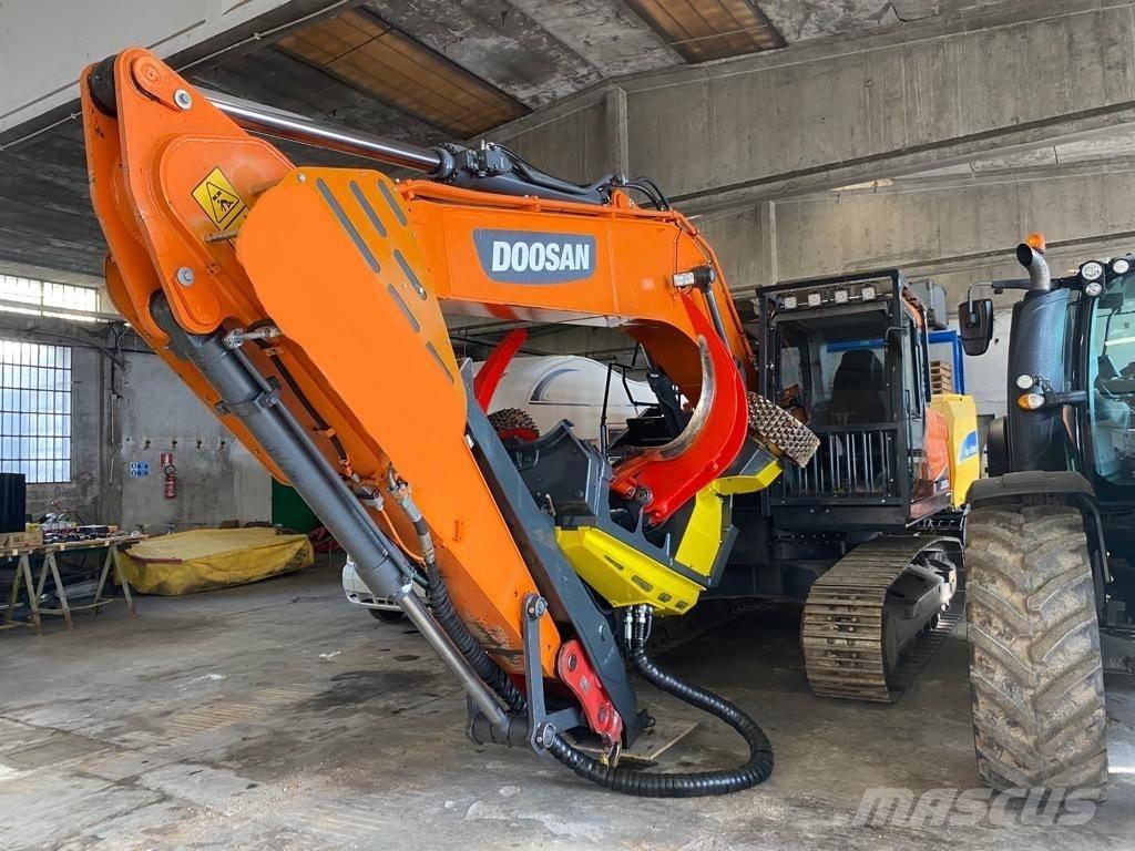 Doosan DX 235 NLC-5 Bagri goseničarji