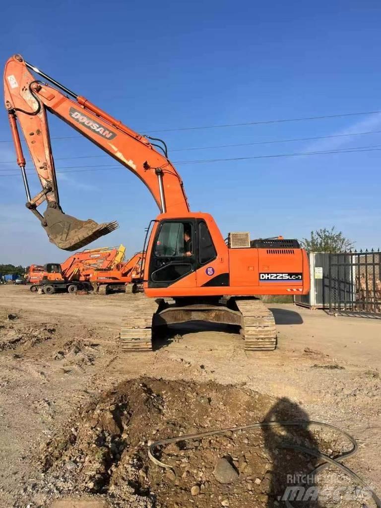 Doosan DH 225 LC-9 Bagri goseničarji