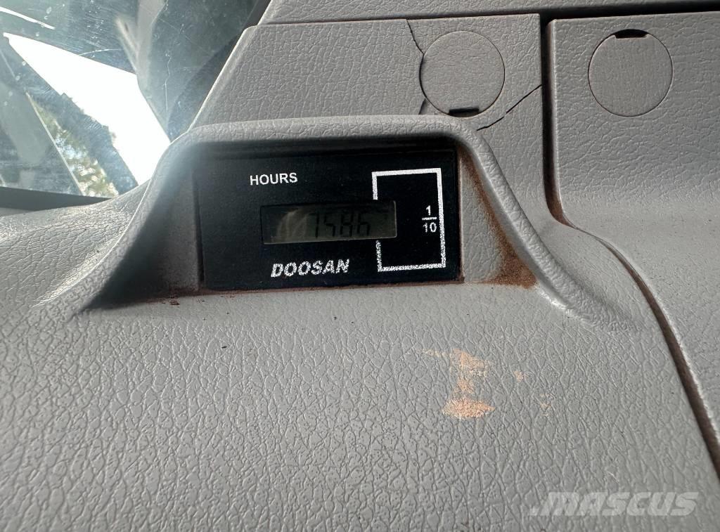 Doosan DX 255 LC-5 Bagri goseničarji