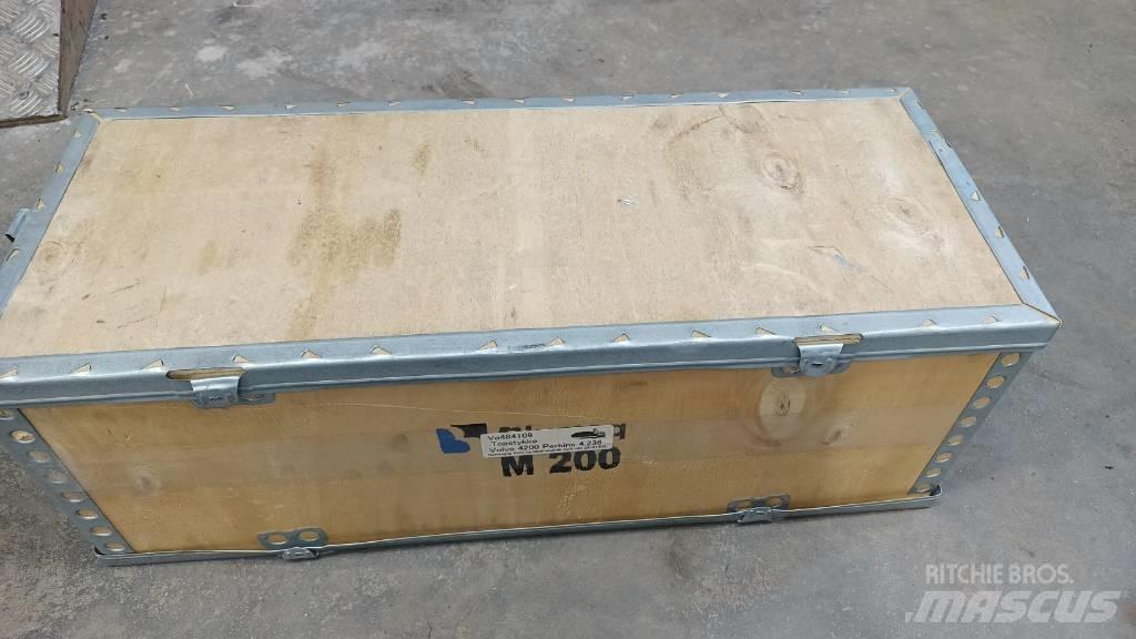 Volvo 4200 Motorji
