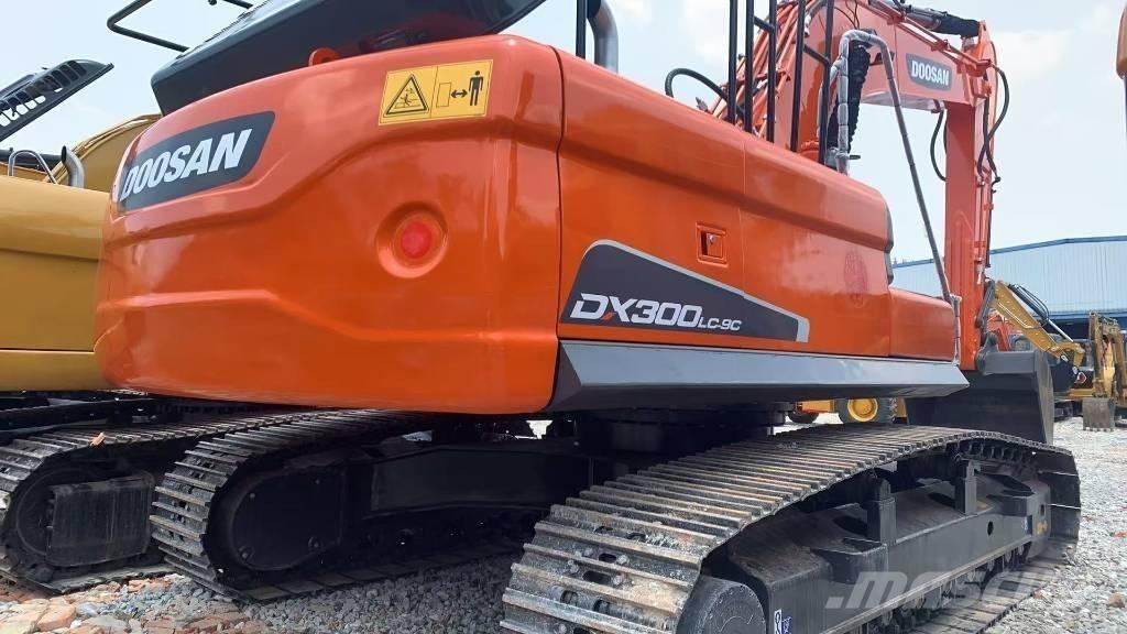 Doosan dx300lc-9 Bagri goseničarji