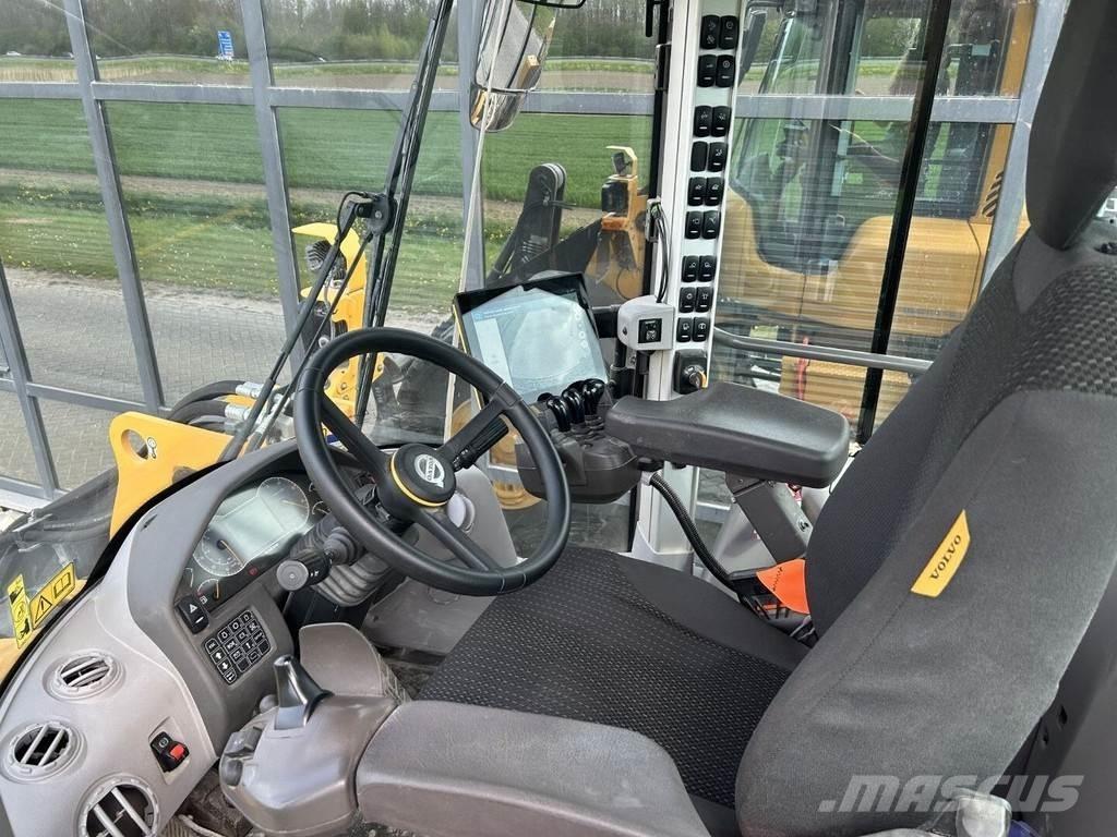 Volvo L110H Kolesni nakladalci
