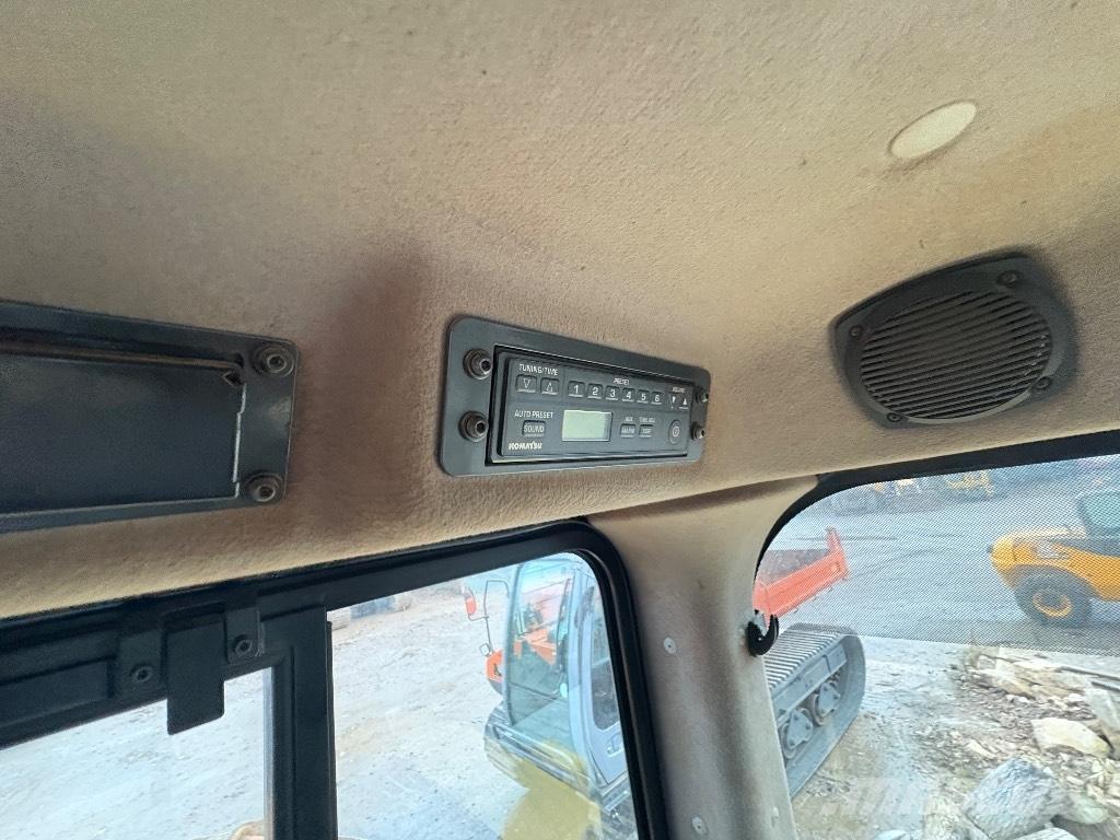 Komatsu D65PX-18 Buldožerji goseničarji