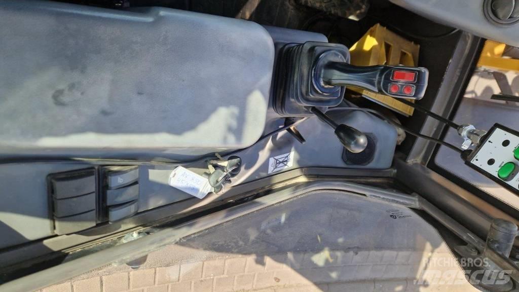 Mecalac AX 850 Kolesni nakladalci