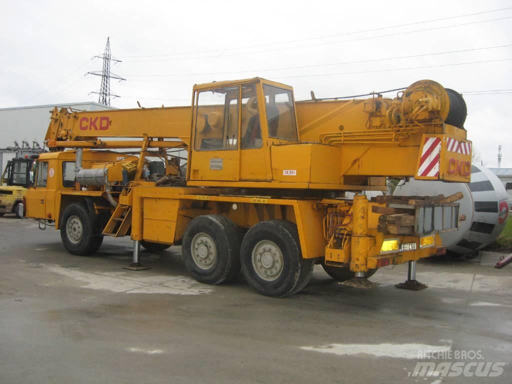 Tatra CKD Rabljeni žerjavi za vsak teren