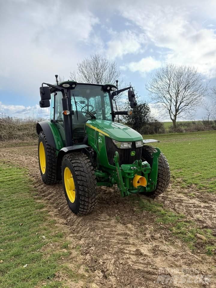John Deere 5100 R Traktorji