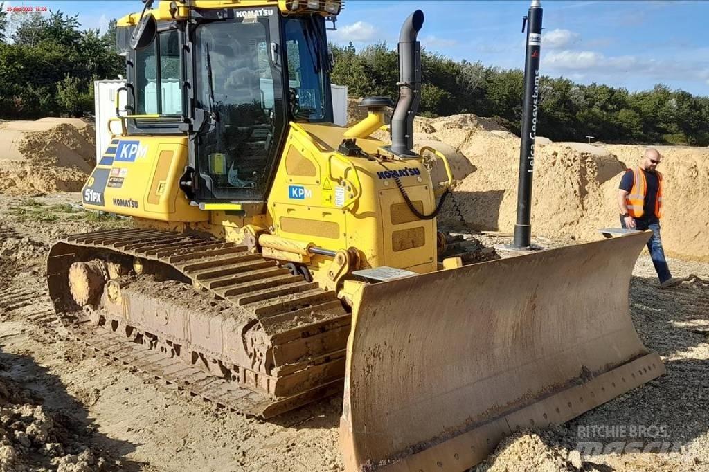 Komatsu D51 PX-24 Buldožerji goseničarji