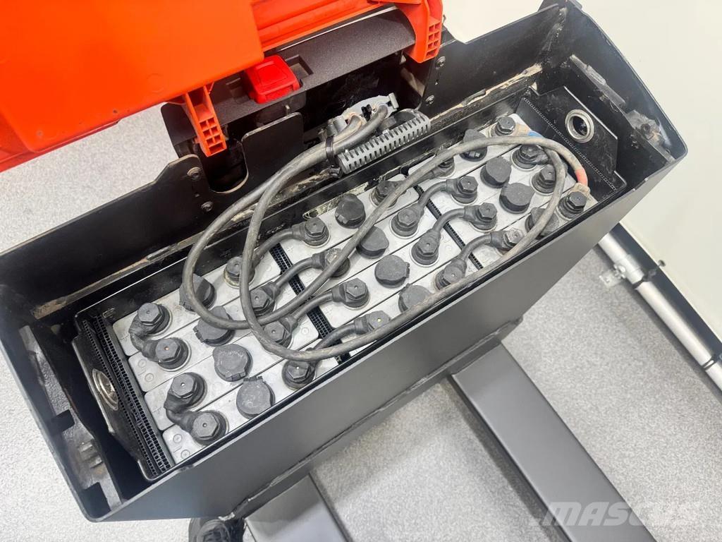 BT LWE 160 Električni nizko dvižni viličar