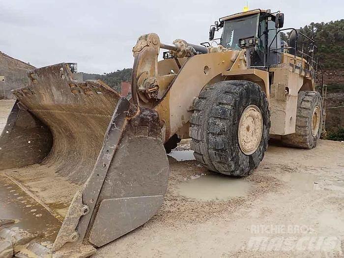 CAT 988K Kolesni nakladalci