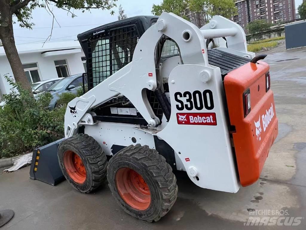 Bobcat S 300 Skid steer mini nakladalci