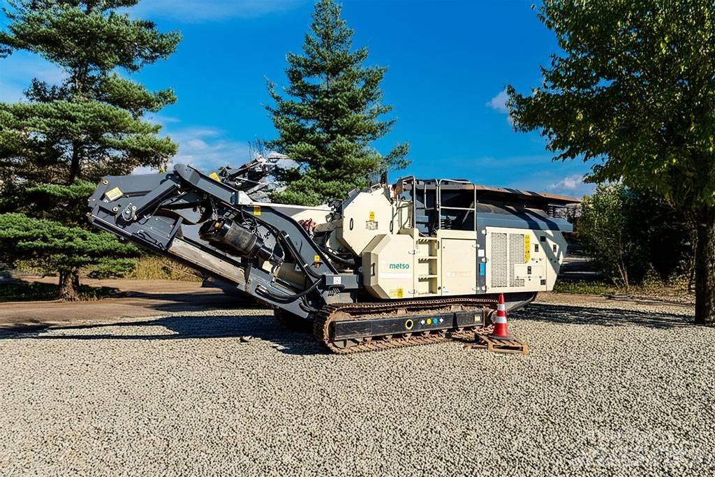 Metso J90 Mobilni drobilniki