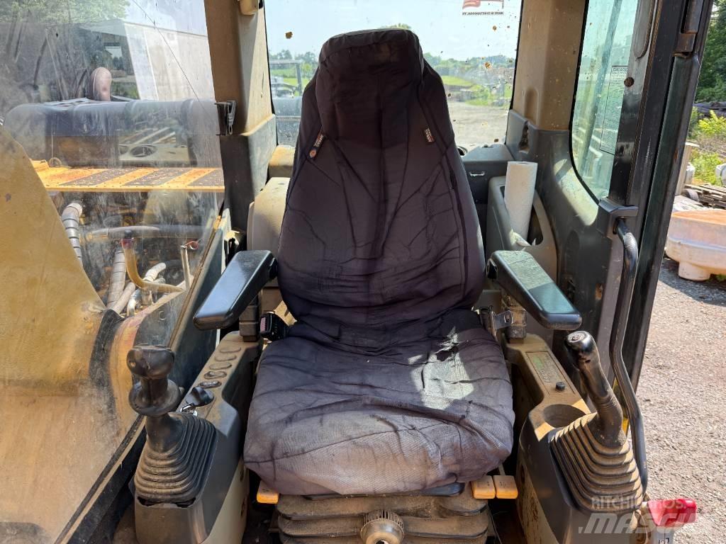 Komatsu PC 200 LC-8 Bagri goseničarji