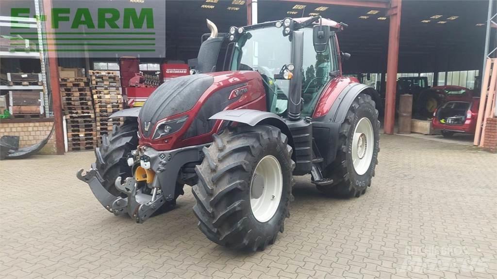 Valtra T 174 Traktorji