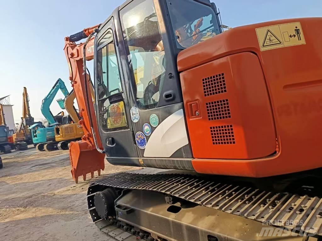 Hitachi ZX135 Bagri goseničarji