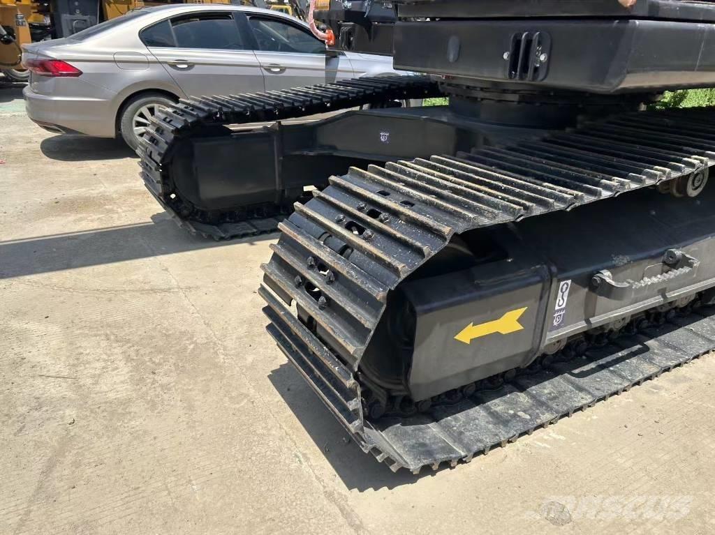 Volvo EC 220 Bagri goseničarji