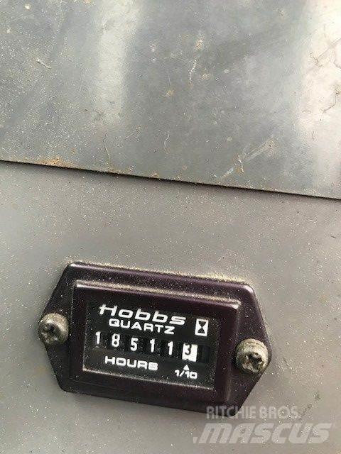 Kobelco CKE 800 Dvigala na gosenicah