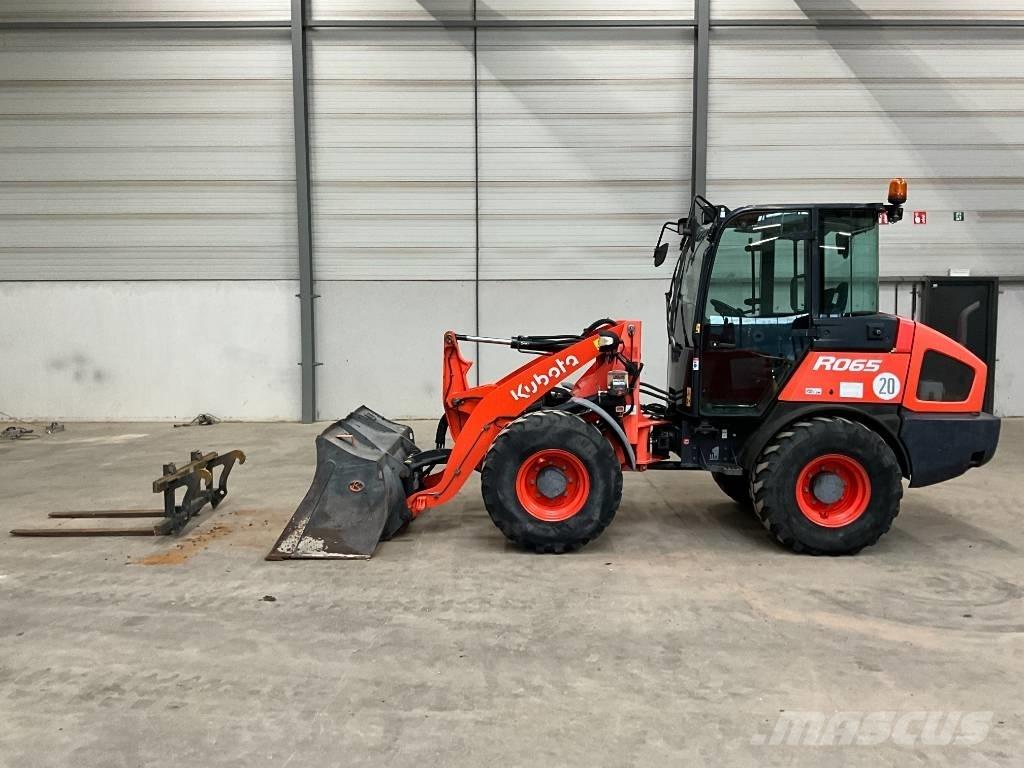 Kubota R 065 Kolesni nakladalci