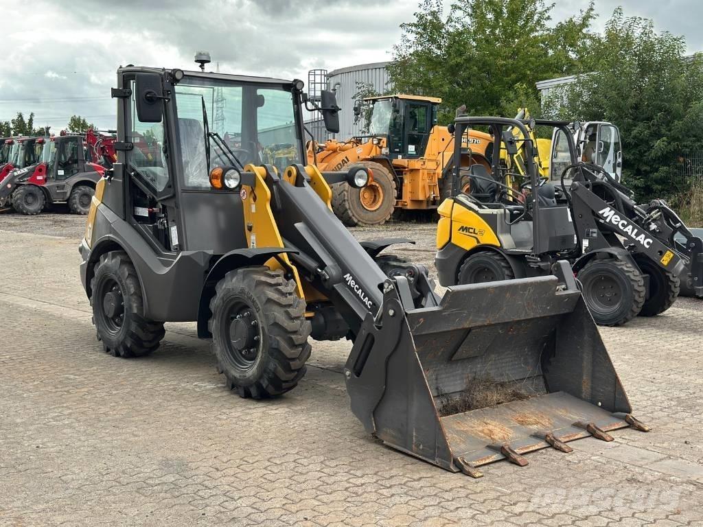 Mecalac AX 700 Kolesni nakladalci