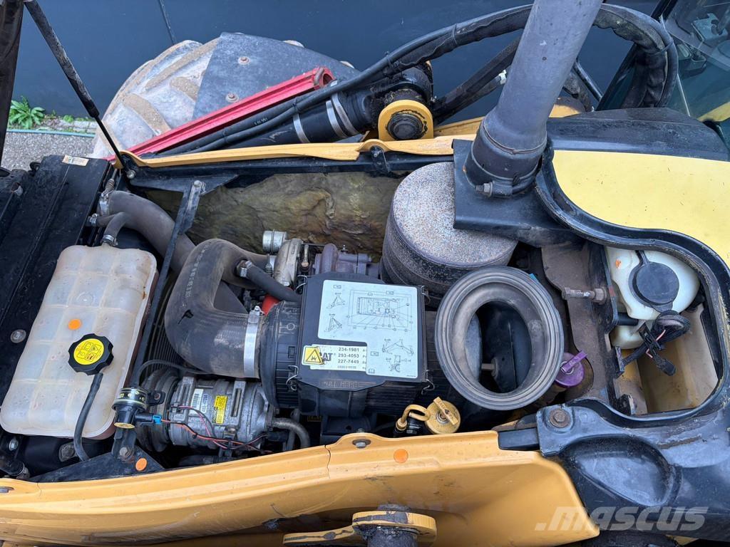 CAT 444E Rovokopači