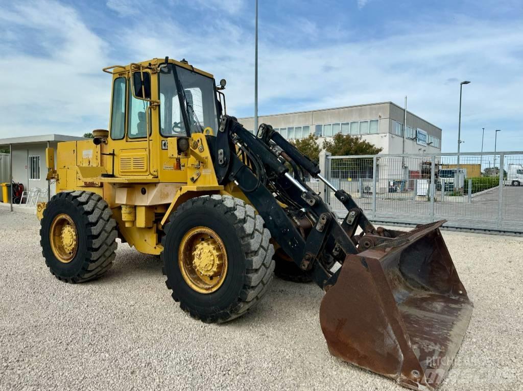 CAT IT 18 B Kolesni nakladalci