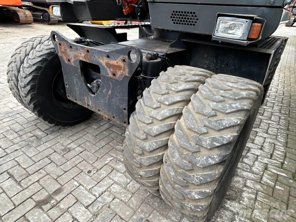 Hitachi ZX 140 W Bagri na kolesih