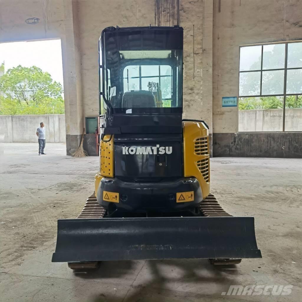 Komatsu PC30 Bagri goseničarji