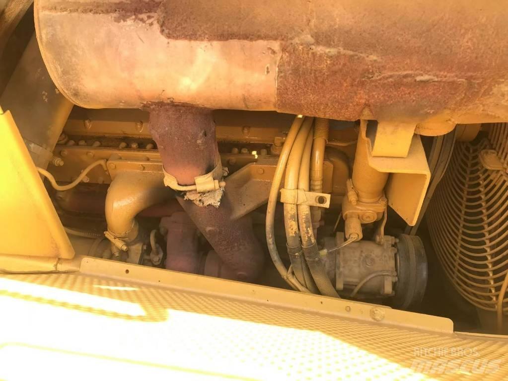 CAT D 6 G Buldožerji goseničarji