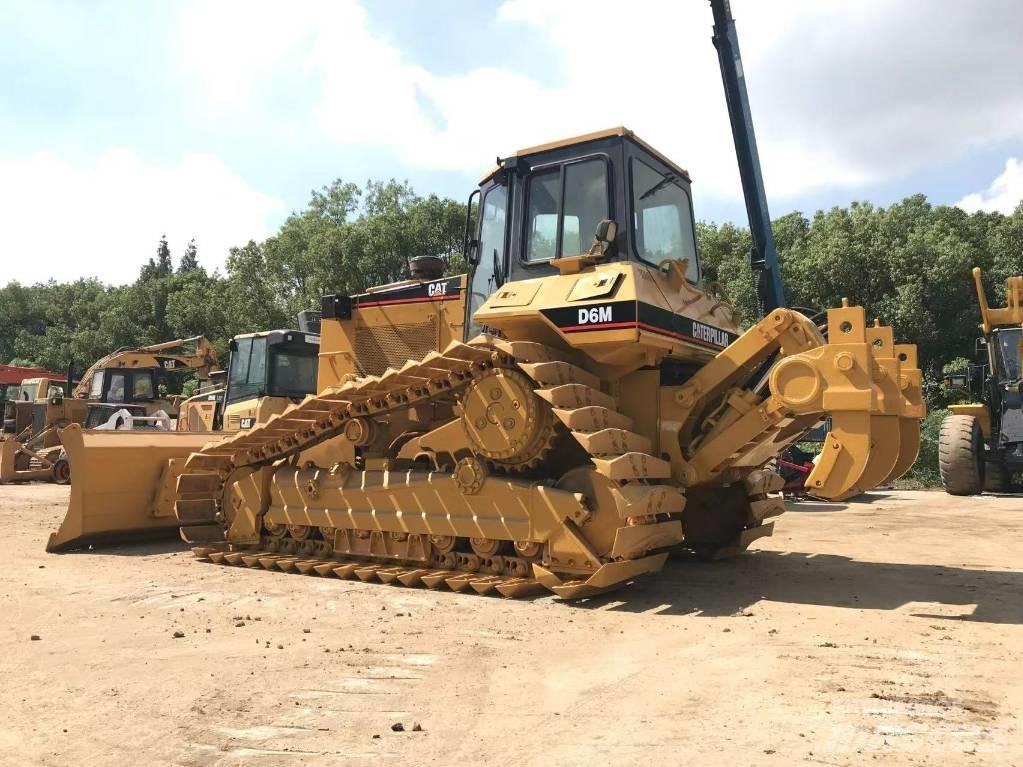 CAT D 6 G Buldožerji goseničarji