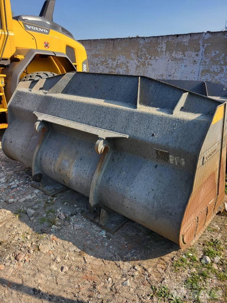 Volvo L 120 H Kolesni nakladalci