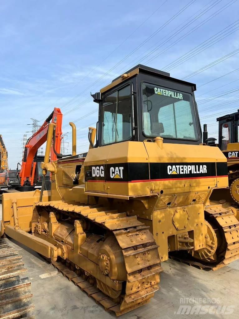 CAT D 6 G Buldožerji goseničarji